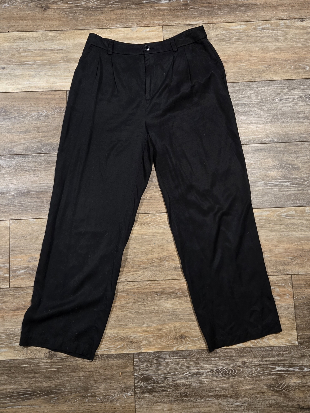 LOFT Black Pleated Wide Leg Trouser Pants Size 10 100% Lyocell Flowy Office